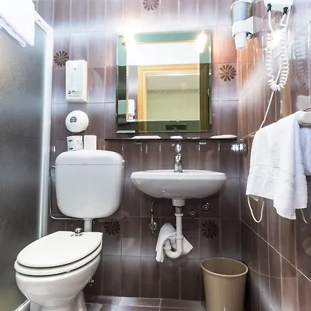 ゲストハウス R 75 3*